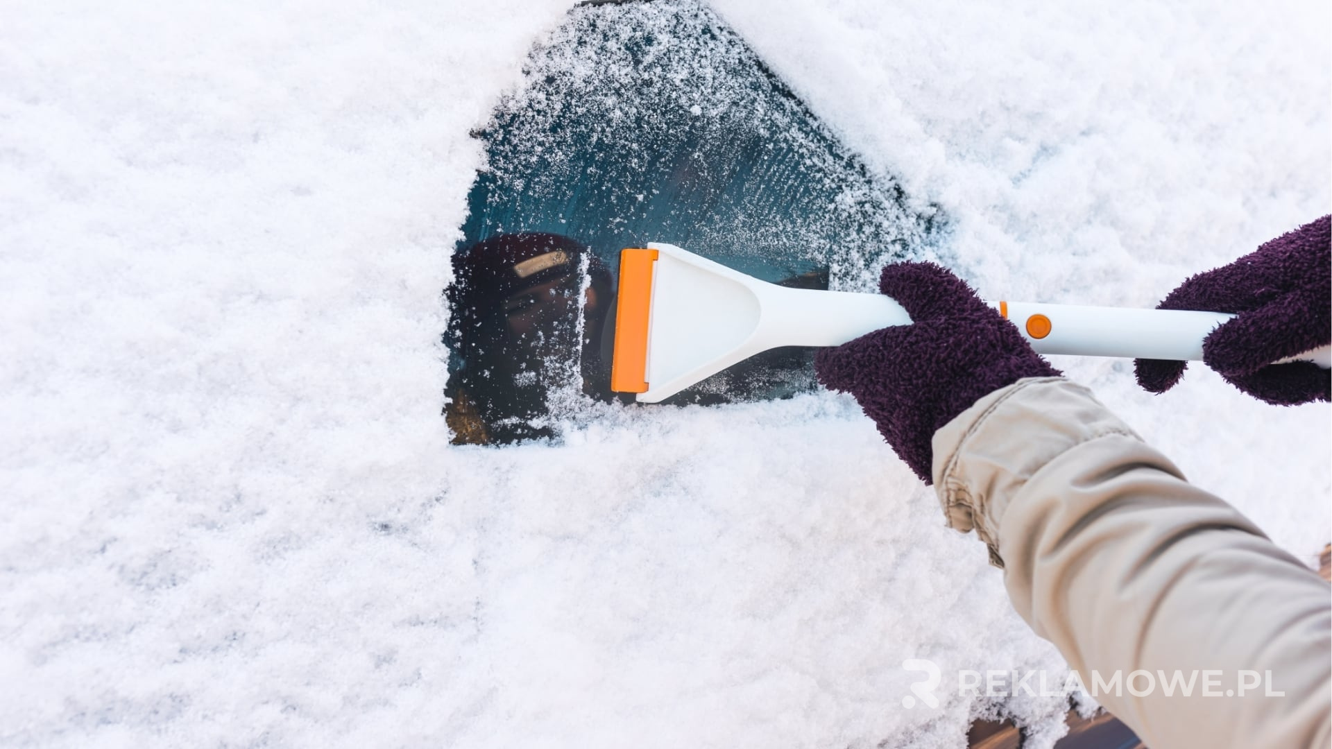 Kreatywne wykorzystanie skrobaczek reklamowych