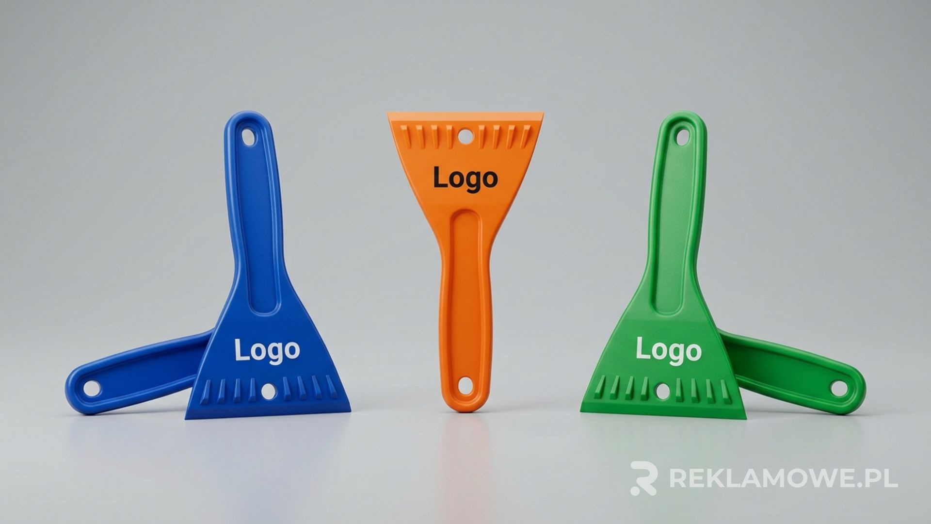 Skrobaczka reklamowa jako tani gadżet promocyjny w budżecie małej firmy