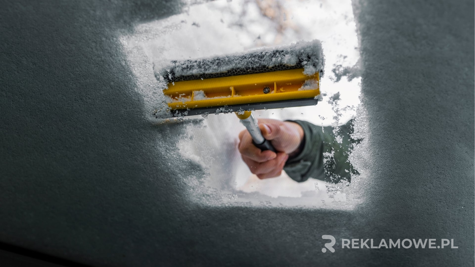 Jak testować skuteczność skrobaczek reklamowych przed produkcją Testowanie prototypu skrobaczki reklamowej